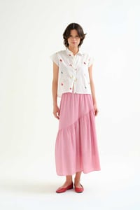 Image 3 of Camisa 100% algodón blanco con bordado frutitas