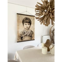 Image 6 of Panneau en papier froissé "Keiko en noir & blanc"