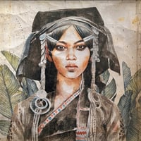 Image 1 of Panneau en papier froissé "Femme Akha"