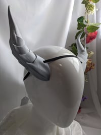 Image 2 of Dragon Horns | Grey | Medium