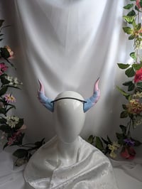 Image 2 of Dragon Horns | Rainbow Blue-Orange | medium