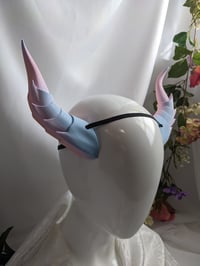 Image 3 of Dragon Horns | Rainbow Blue-Orange | medium