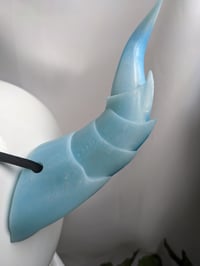 Image 4 of Dragon Horns | Ice blue | Medium
