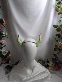 Image 2 of Dragon Horns | Green Orange | Small