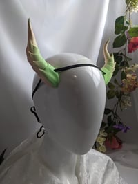 Image 3 of Dragon Horns | Green Orange | Small