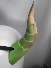 Image 4 of Dragon Horns | Green Orange | Small