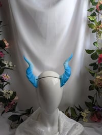 Image 2 of Tiefling | Ice Blue | Large
