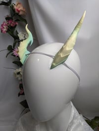 Image 1 of  Tiefling spiked | Yellow Green | Small