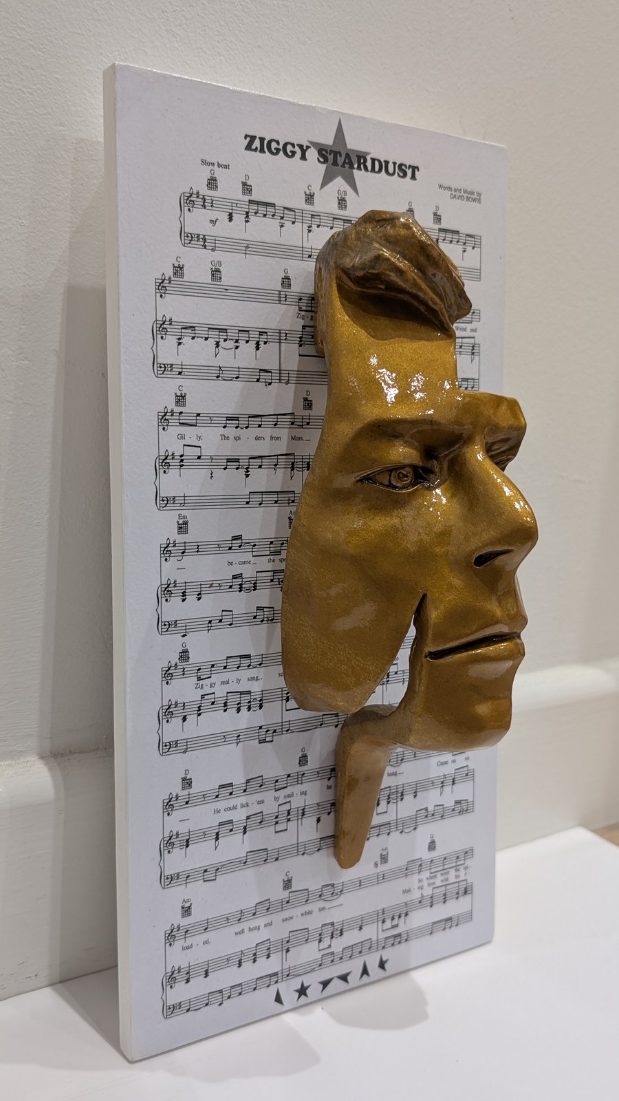Deep Gold Resin 'Flash' - David Bowie Sculpture | BowieGallery