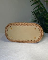 Image 5 of Bolso Tejido con flores beige bordadas