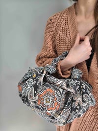 Image 2 of Furoshiki Paisley Garden L