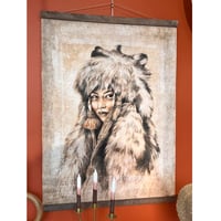 Image 4 of Panneau en papier froissé "La Louve"