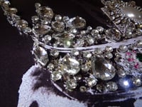 Image 5 of Monarchy in the UK - Oval pearl