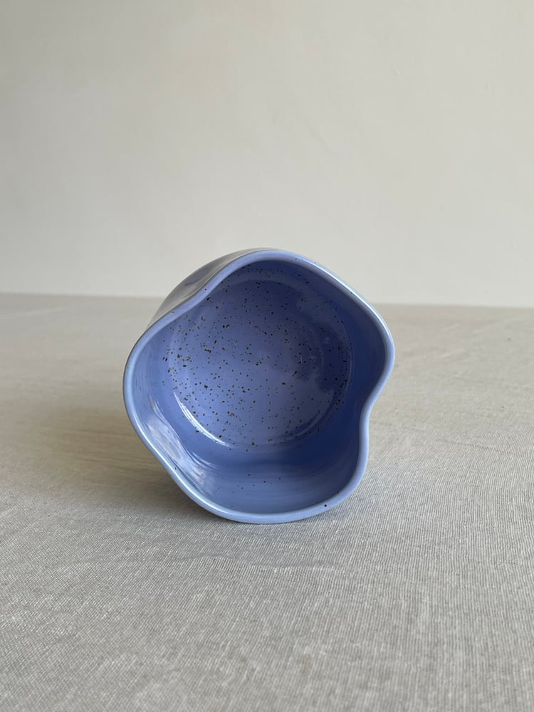 Image of Poppy mug lilac
