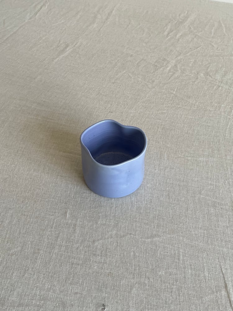 Image of Poppy mug lilac