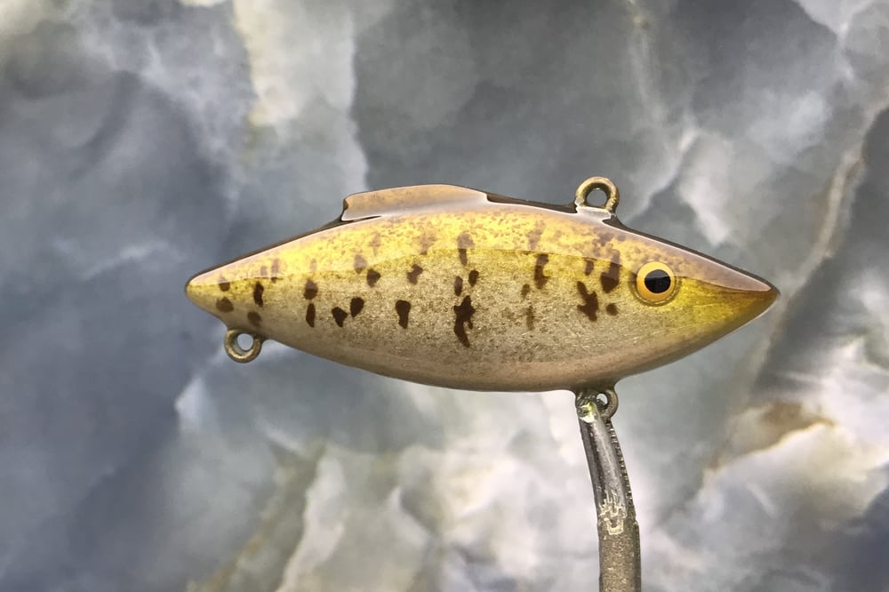 Custom Airbrushed Lipless Crankbait 2600 - Image 2