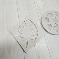 Image 1 of Toppers/embeds