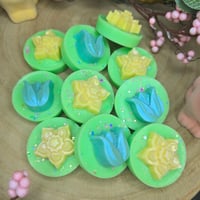 Image 3 of Flowers 4pk 