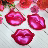 Image 2 of Juicy lips mould 