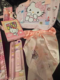 Image 3 of Juicy Couture Dreamy Juicy Meets Hello Kitty Bundle 