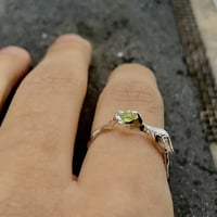 Image 2 of PIERŚCIONEK ŁUSKOSKRZYDŁY perydot