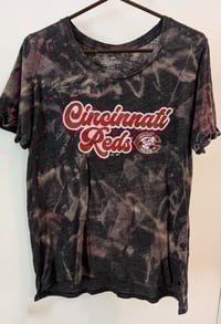 Cincinnati reds t-shirt