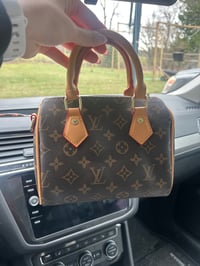 Image 3 of Elizabeth mini purse