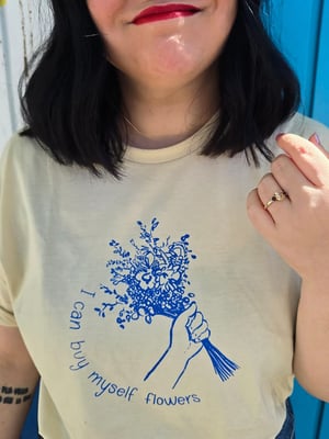 Camiseta flowers