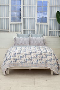 Image 4 of Peacock Quilt