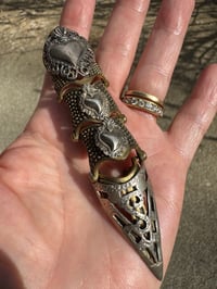 Image 3 of Christopher Lambert’s finger gauntlet 