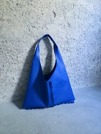 Image 1 of vsakodneva torba ROJALNO MODRA// daily shopper ROYAL BLUE
