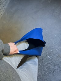 Image 6 of vsakodneva torba ROJALNO MODRA// daily shopper ROYAL BLUE