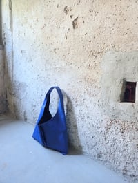 Image 8 of vsakodneva torba ROJALNO MODRA// daily shopper ROYAL BLUE