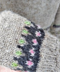 Image 3 of “Alpin bloom” - Icelandic wool sweater - Preorder