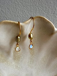 Image 1 of Mono boucle perlée