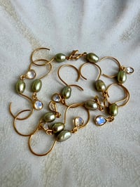 Image 2 of Mono boucle perlée