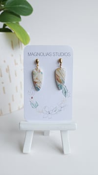 Image 2 of Sandbar Marble Daggers (S)