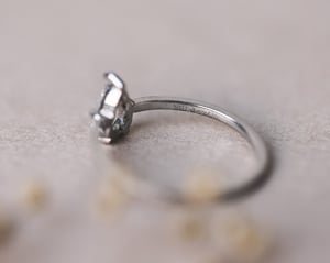 Image of  *SALE - was £3300* Platinum pear shaped white diamond ring (IOW152)