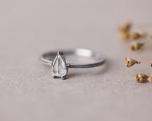 Image of  *SALE - was £3300* Platinum pear shaped white diamond ring (IOW152)