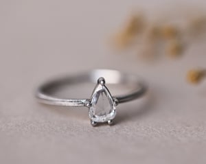 Image of  *SALE - was £3300* Platinum pear shaped white diamond ring (IOW152)