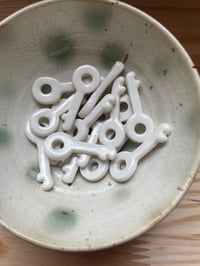 Image 2 of La clé - Collabs habitées Dinette Atelier x Maison Conquête