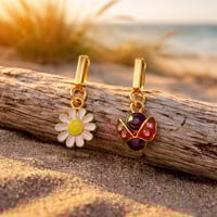 DAISY AND LADYBUG GOLD STUD EARRINGS