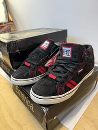 Image 1 of NOS Leo mid’s  size 6