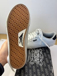 Image 16 of NOS Howard Size 10, 11