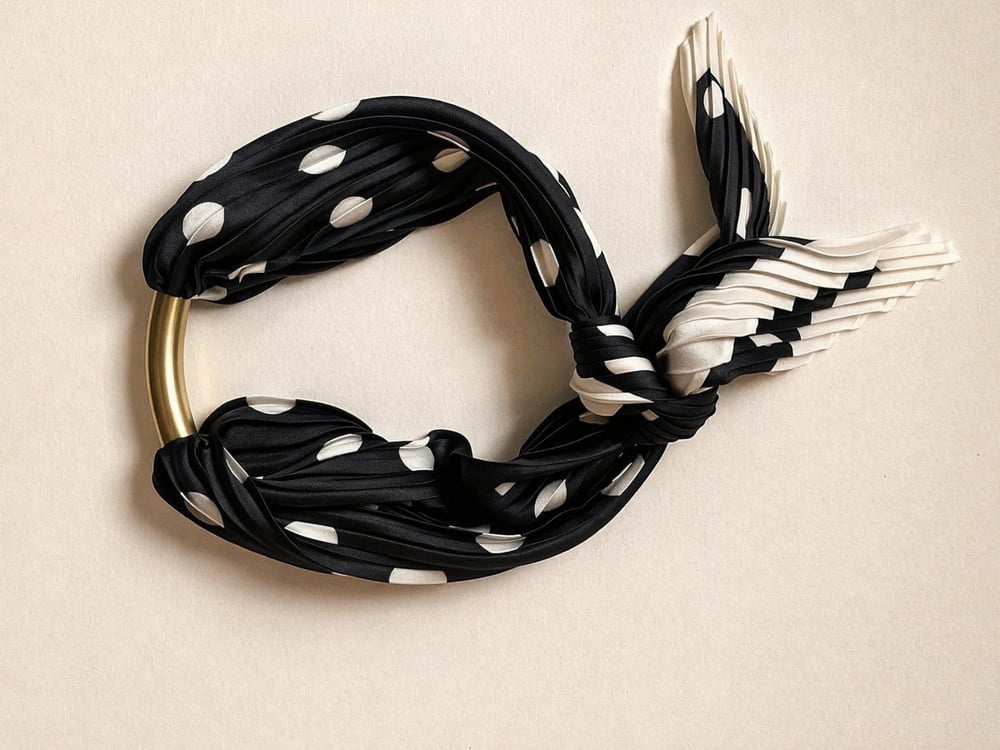 Image of Lenço bolas preto e branco