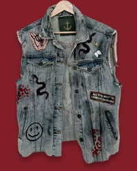 Image 2 of FESTIVAL GILET ¥ VINTAGE WESTE ¥ TIGER ¥ UNISEX ¥ UPCYCLED ¥ IBIZA