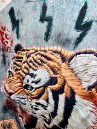 Image 5 of FESTIVAL GILET ¥ VINTAGE WESTE ¥ TIGER ¥ UNISEX ¥ UPCYCLED ¥ IBIZA