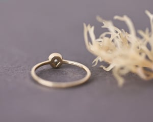 Image of *SALE - was £1850* 18ct Yellow gold, yellow-grey diamond ring (LON235)