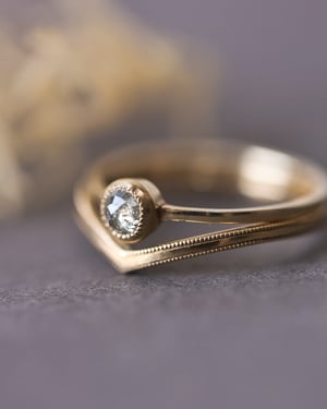 Image of *SALE - was £1850* 18ct Yellow gold, yellow-grey diamond ring (LON235)