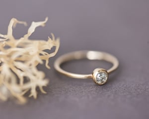 Image of *SALE - was £1850* 18ct Yellow gold, yellow-grey diamond ring (LON235)
